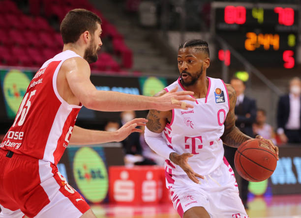 与法兰克福 与法兰克福