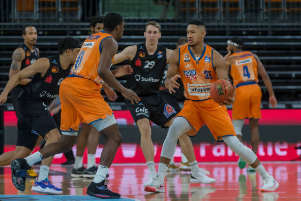 对手少了近 对手少了近