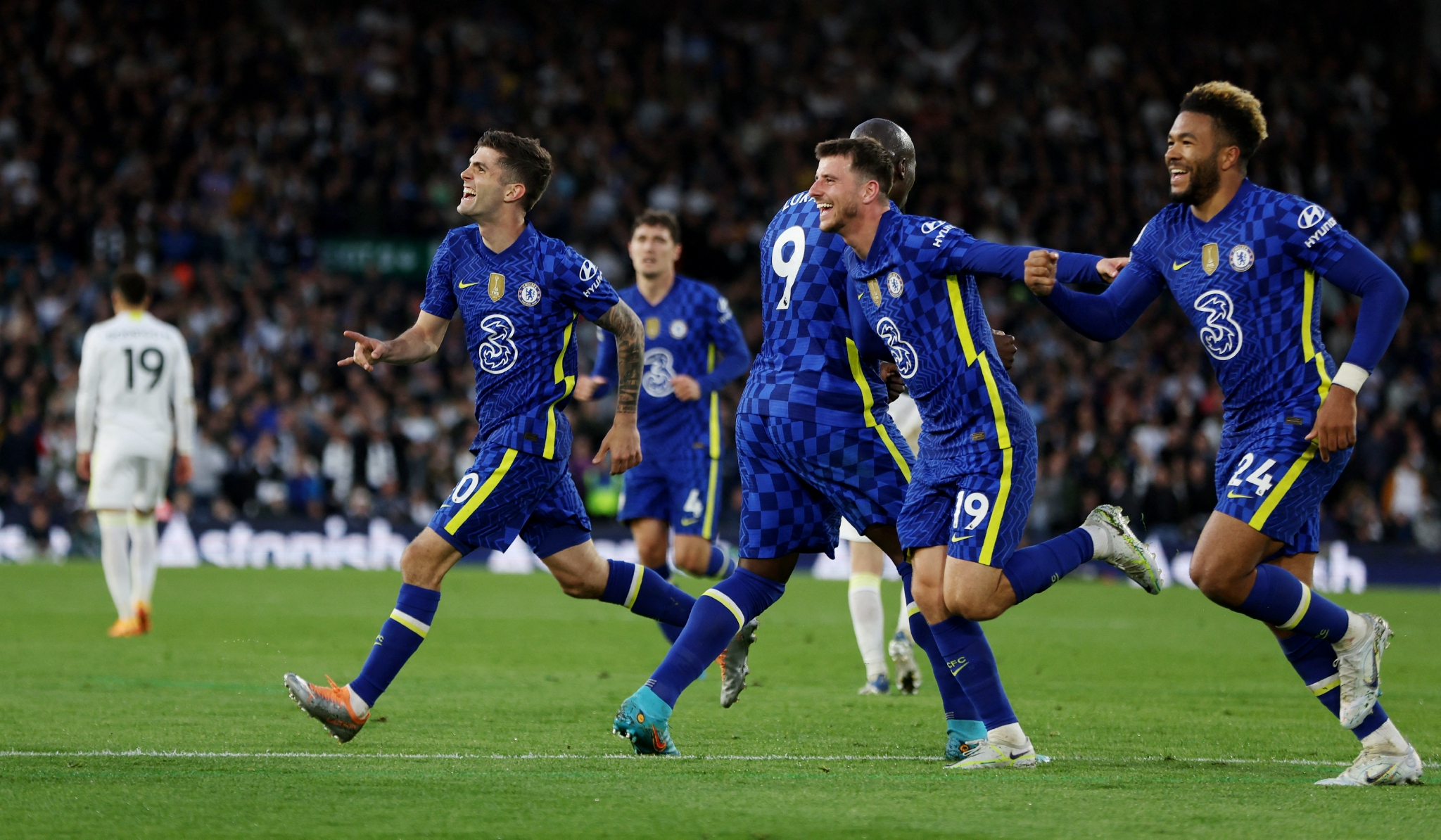 球迷振奋 球迷振奋